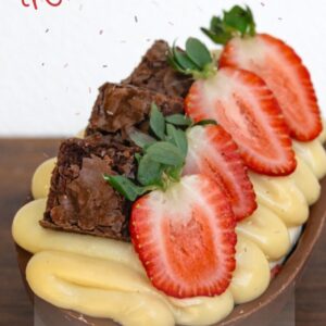 Ovo de Colher - Brigadeiro Branco com Brownie e Morango