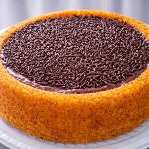 Bolo Piscininha Artesanal de Cenoura com Brigadeiro - Médio