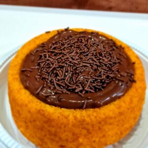 Bolo Piscininha Artesanal de Cenoura com Brigadeiro - Pequeno